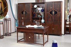 一覽無遺的玄關(guān)，裝上屏風后，效果太驚艷了！